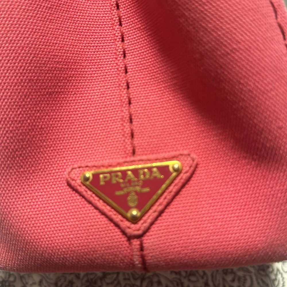 Prada 🩷 - Picture 5 of 8